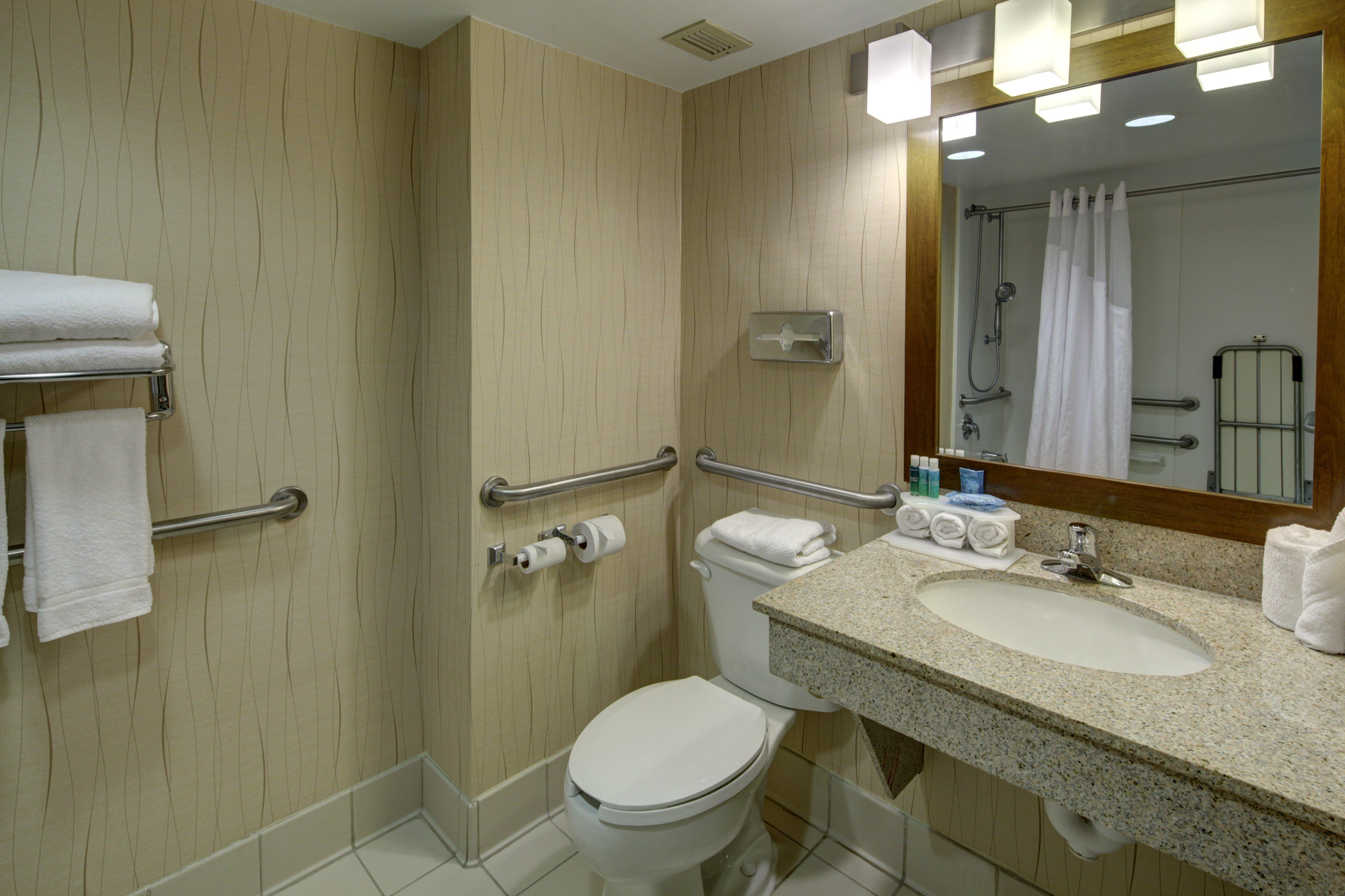 Holiday Inn Express Hotel & Suites Emporia, An Ihg Hotel Екстериор снимка