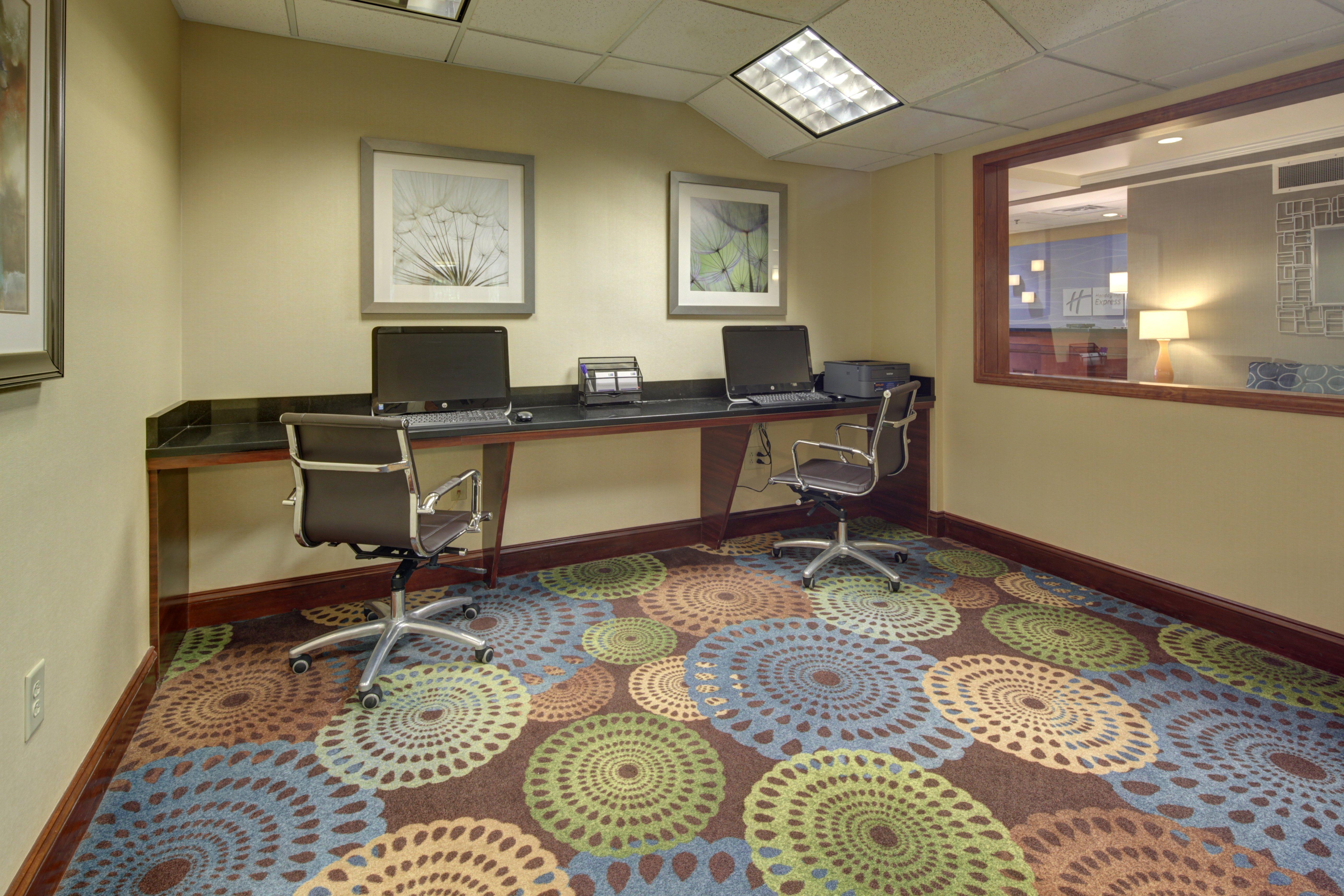 Holiday Inn Express Hotel & Suites Emporia By Ihg Екстериор снимка