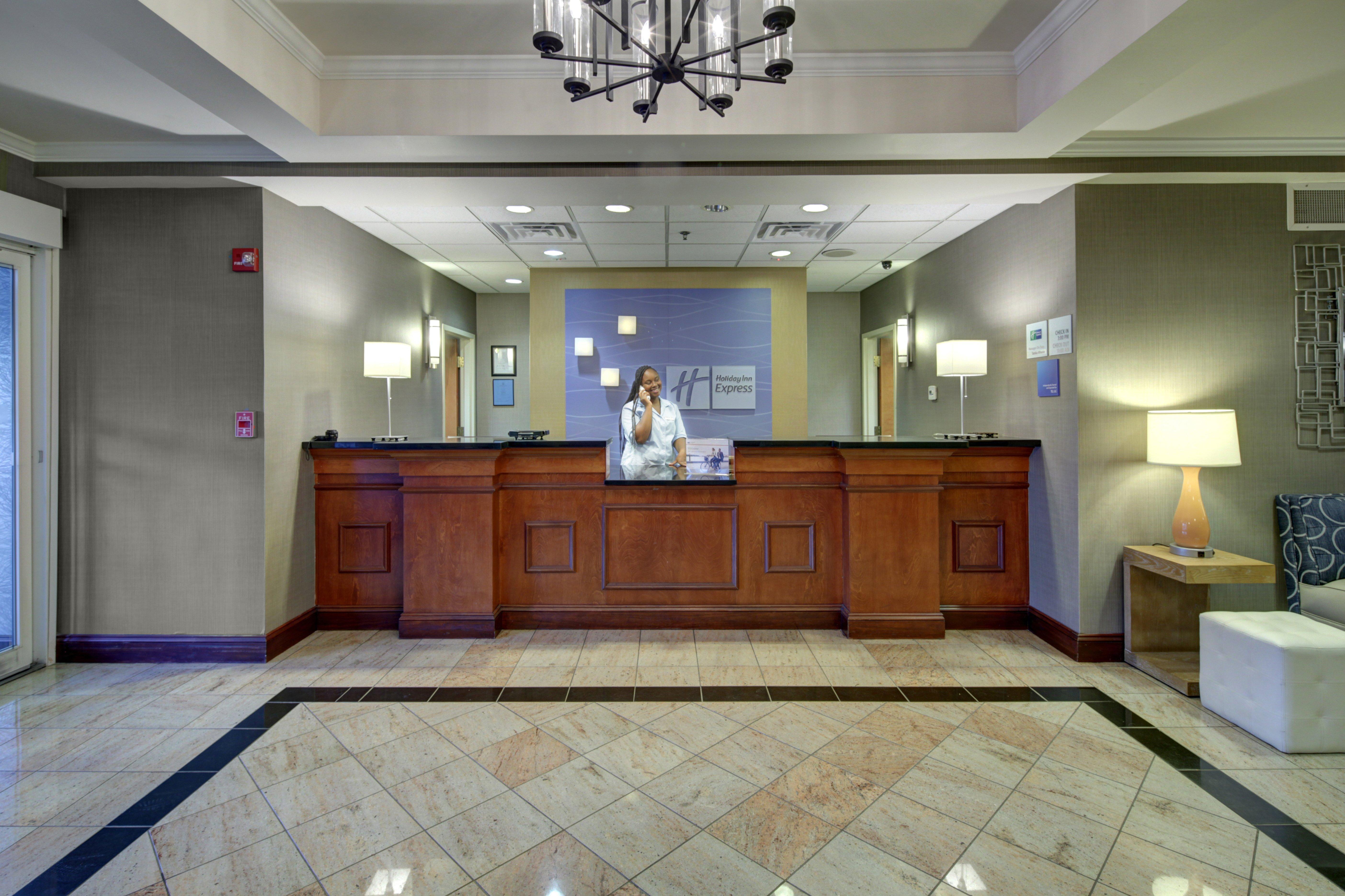 Holiday Inn Express Hotel & Suites Emporia By Ihg Екстериор снимка