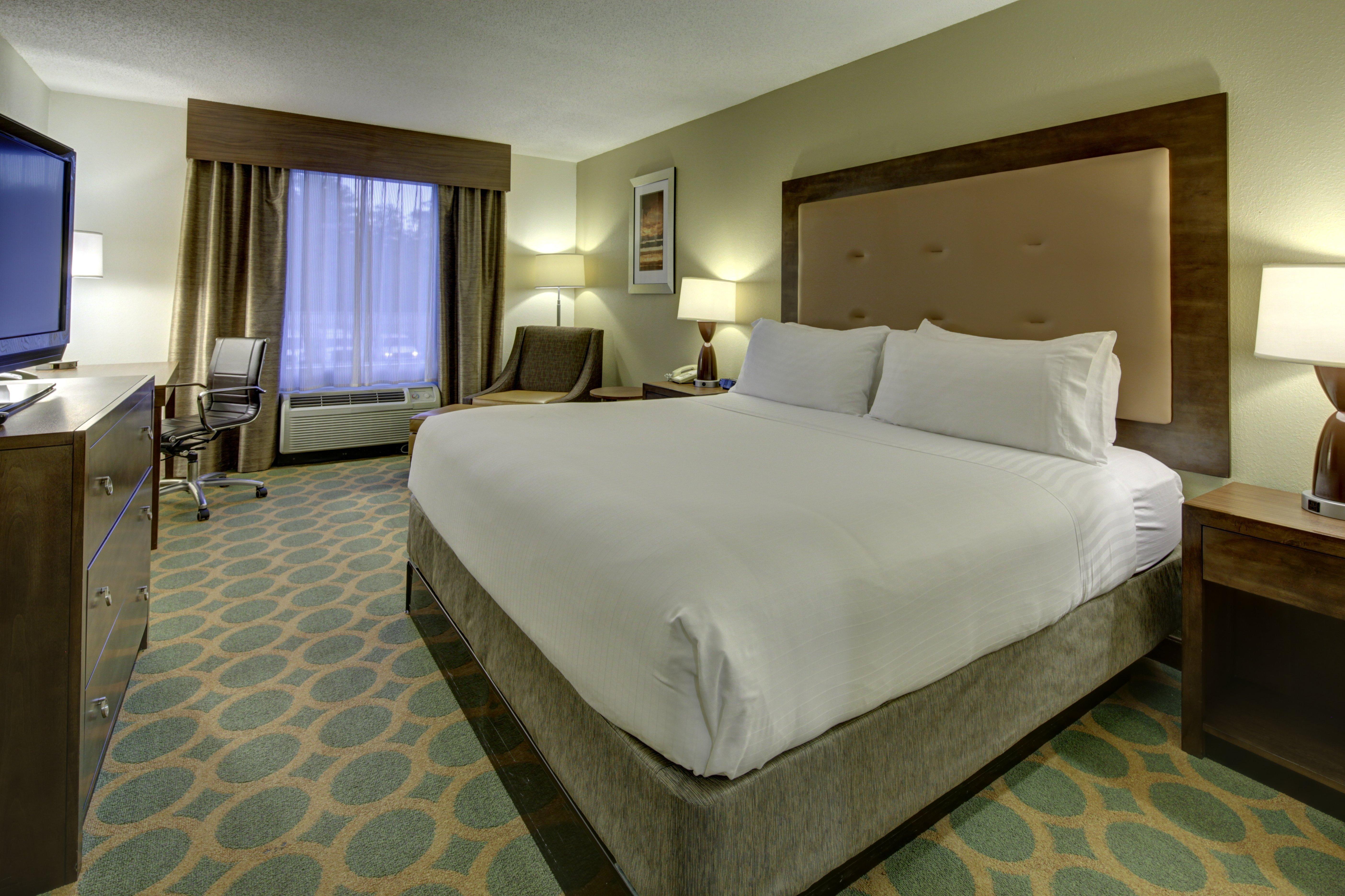 Holiday Inn Express Hotel & Suites Emporia By Ihg Екстериор снимка