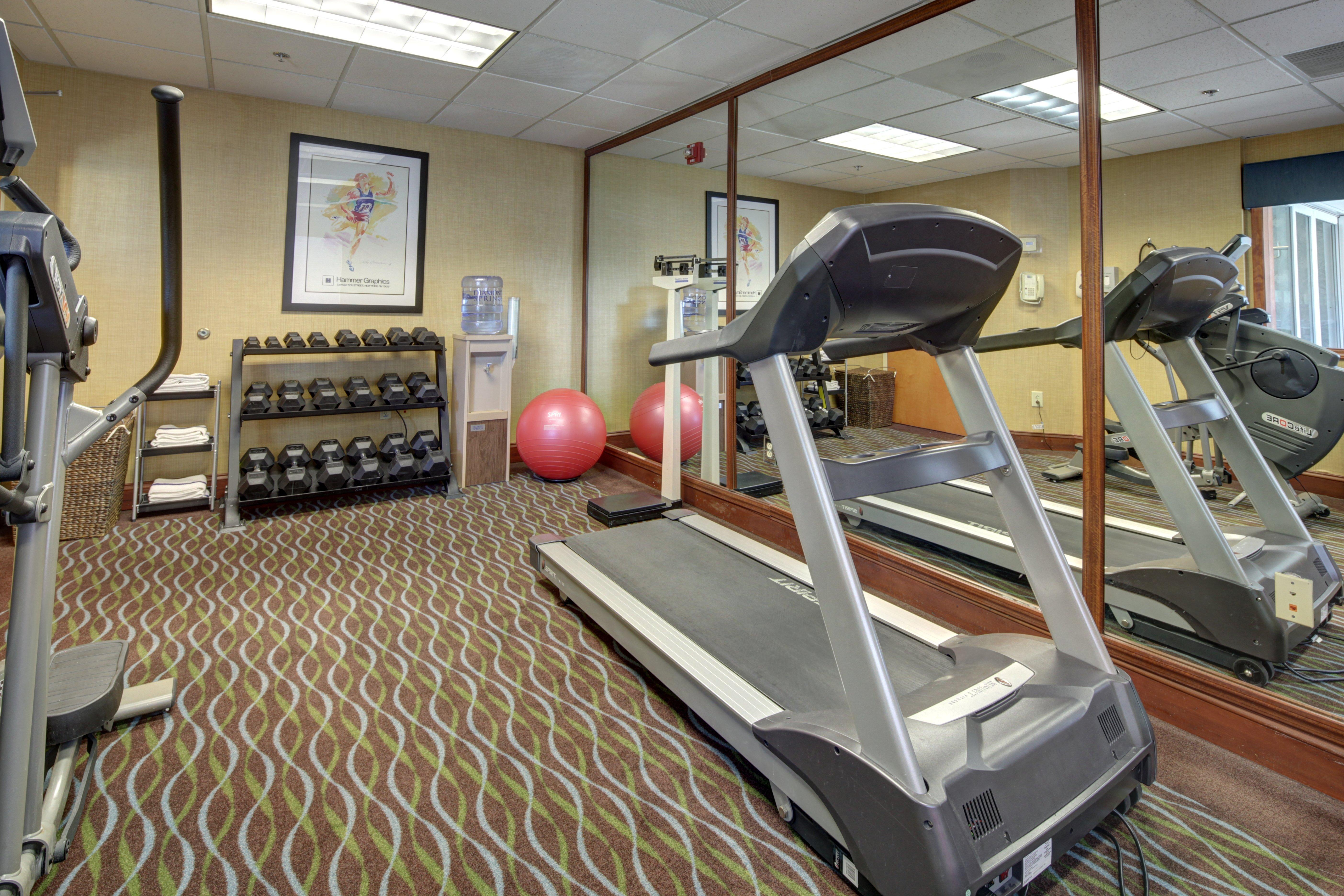 Holiday Inn Express Hotel & Suites Emporia By Ihg Екстериор снимка